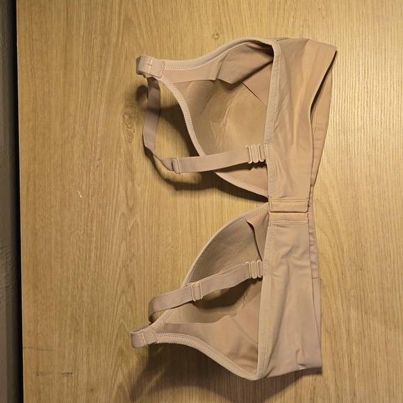 Warner's Nude Bra 38C - Picture 2 of 3